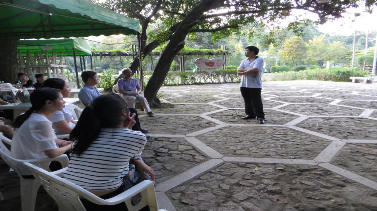 图四:张新红老师发言